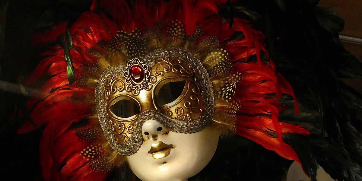 rote venezianische Maske